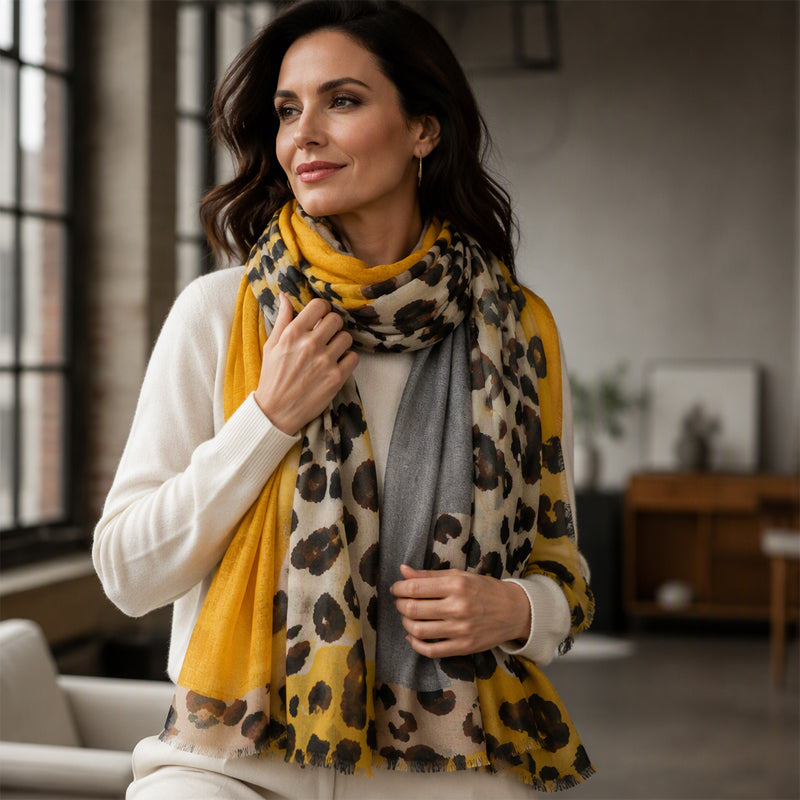 🌸Hot Sale 50% OFF🧣Versatile Lightweight Leopard Print Shawl Scarf